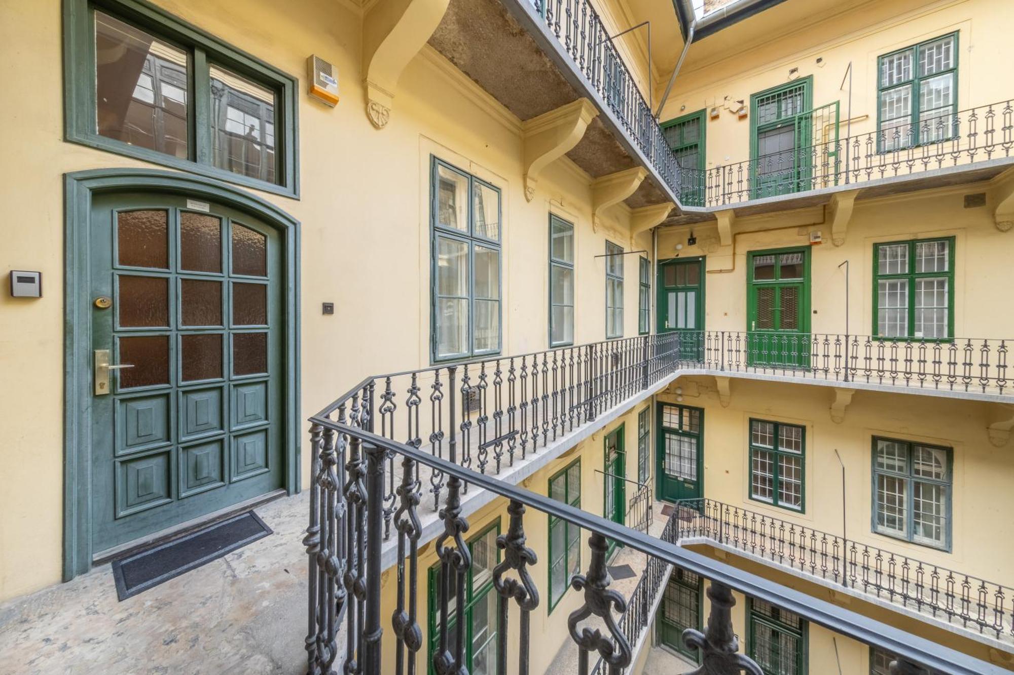 Hungarian Souvenir Apartment Budapest Exterior photo